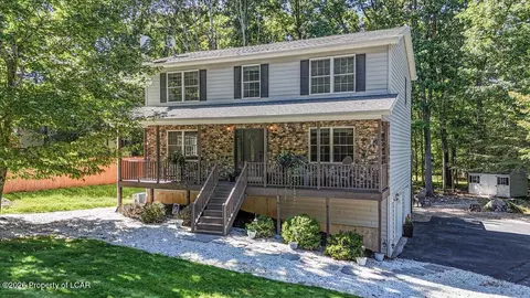 204 Snow Valley Cir, Drums, PA 18222