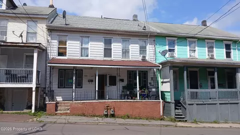 64-66 S Poplar St, Hazleton, PA 18201