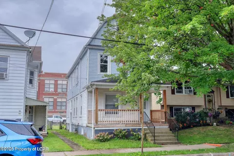 39 John St, Kingston, PA 18704