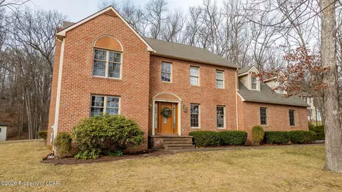 34 Hunt Club Dr, Bloomsburg, PA 17815