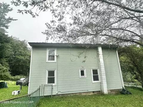 Exterior - 2935 Hillside Rd, Shavertown, PA 18708 photo 5 of 9
