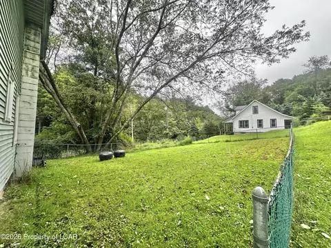 Exterior - 2935 Hillside Rd, Shavertown, PA 18708 photo 6 of 9
