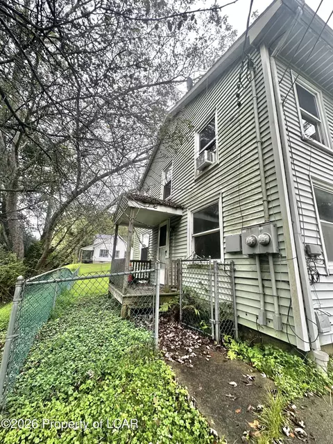 Exterior - 2935 Hillside Rd, Shavertown, PA 18708 photo 2 of 9