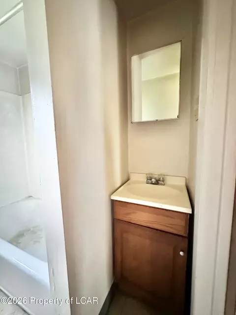 Bath - 2935 Hillside Rd, Shavertown, PA 18708 photo 3 of 7