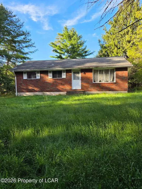 557 Cedar Head Rd, Sugarloaf, PA 18249