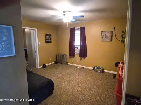 516 W Grace St, Old Forge, PA 18518 photo 4