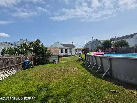 516 W Grace St, Old Forge, PA 18518 photo 9