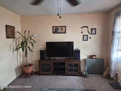 516 W Grace St, Old Forge, PA 18518 photo 3