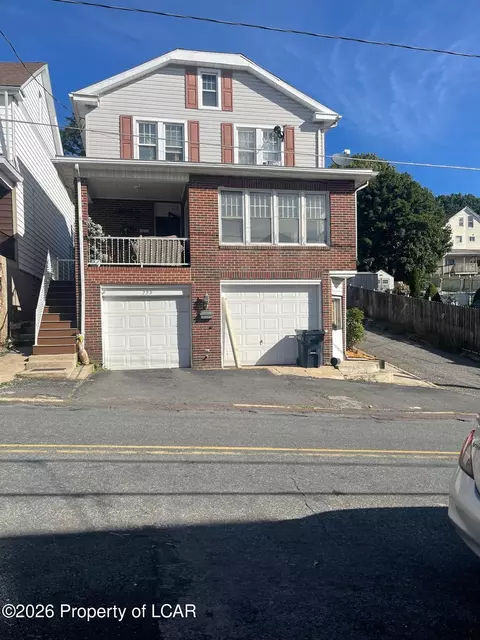 223 Schuylkill Ave, Shenandoah, PA 17976