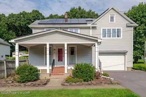19 Blackman St, Courtdale, PA 18704