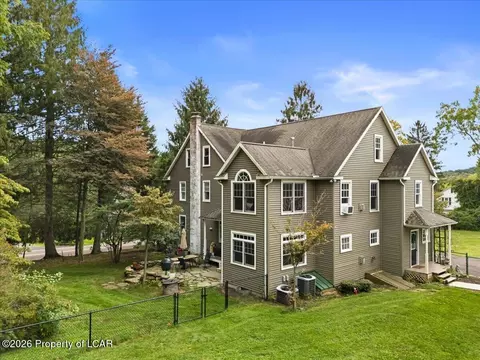 309 Overbrook Ave, Dallas, PA 18612