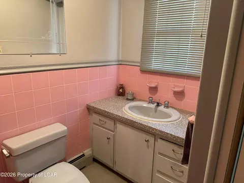 Bath - 28 E Center St, Shavertown, PA 18708 photo 3 of 5