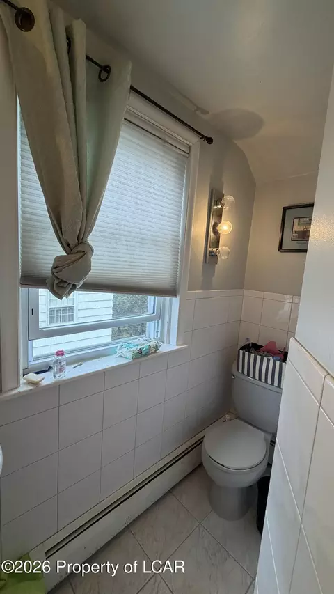 Bath - 1145-1147 E Broad St, Hazleton, PA 18201 photo 3 of 10