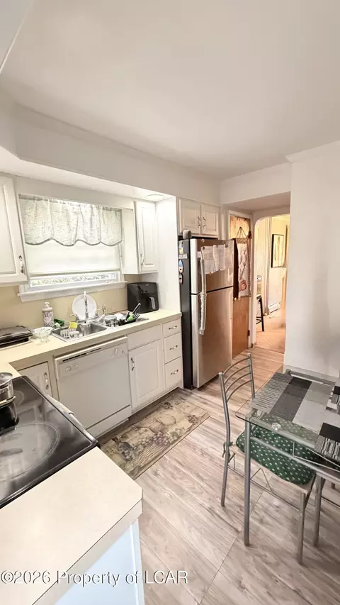 Kitchen - 1145-1147 E Broad St, Hazleton, PA 18201 photo 4 of 5