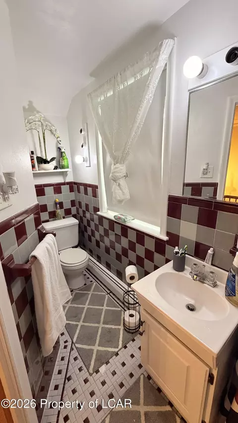 Bath - 1145-1147 E Broad St, Hazleton, PA 18201 photo 7 of 10