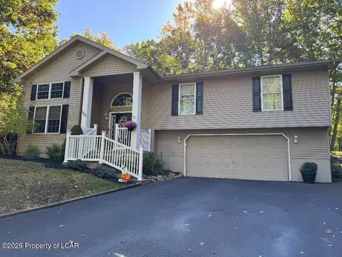 126 Debbie Dr, Drums, PA 18222