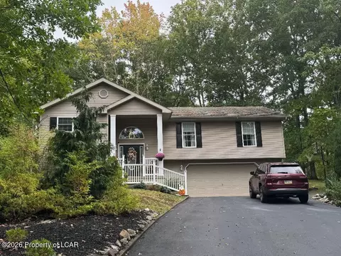 126 Debbie Dr, Drums, PA 18222