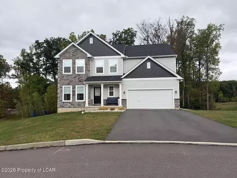 213 Austin Ln, Mountain Top, PA 18707