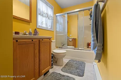 Bath - 114 Wright St, Duryea, PA 18642 photo 1 of 3