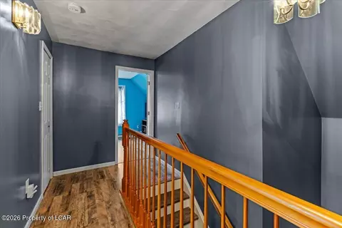 Entry Way - 114 Wright St, Duryea, PA 18642 photo 5 of 8