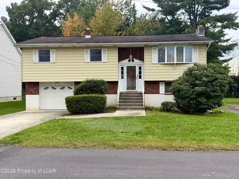 51 Broadway St, Laflin, PA 18702