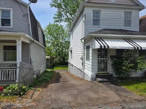 49 Wilcox St, Wilkes Barre, PA 18705