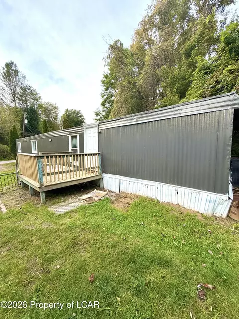 23 Country Pine Ests, Dallas, PA 18612
