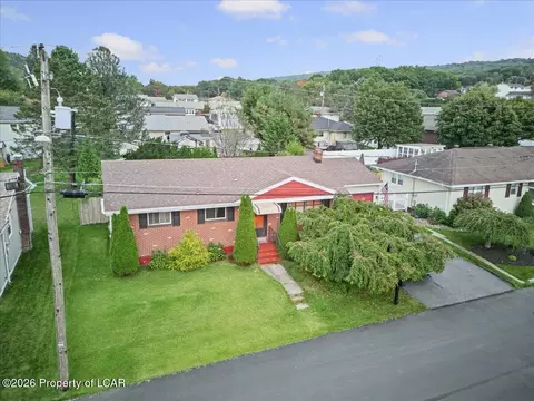 1039 Parkwood St, Hazle Township, PA 18202