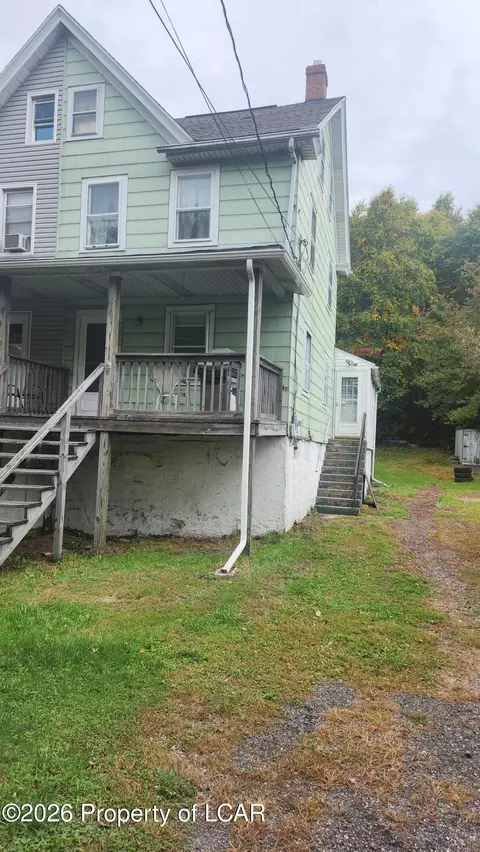6092 N Buck Mountain Rd, Freeland, PA 18224