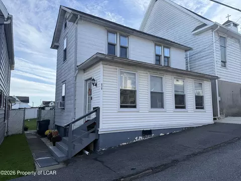 830 Walnut St, Freeland, PA 18224