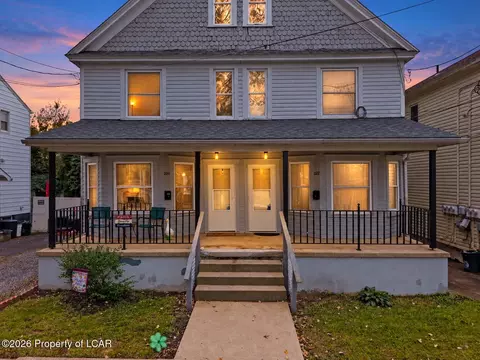 220-222 New Mallery Pl, Wilkes-barre, PA 18702