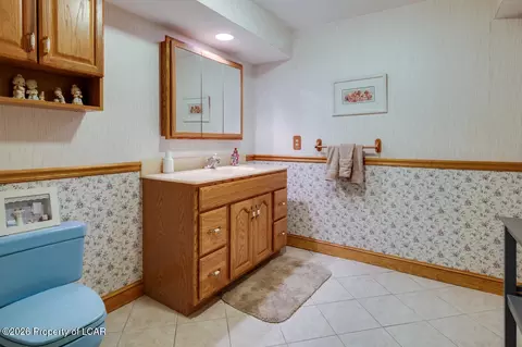 Bath - 150 Wellington Rd, Shavertown, PA 18708 photo 7 of 8