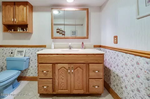 Bath - 150 Wellington Rd, Shavertown, PA 18708 photo 8 of 8