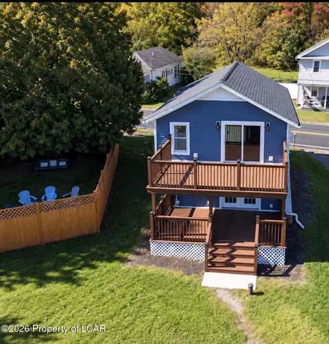 22 W Point Ave, Harveys Lake, PA 18618