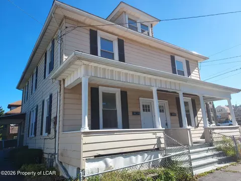 25-27 W Birch St, Hazleton, PA 18201