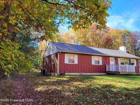 8 Wolf Way, White Haven, PA 18661