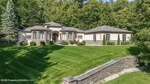 1004 Oakford Woods, Waverly, PA 18471