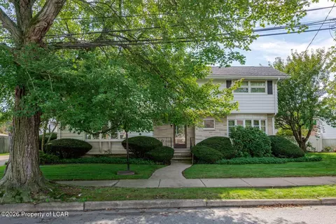 28 Marjorie Ave, Wilkes-barre, PA 18702