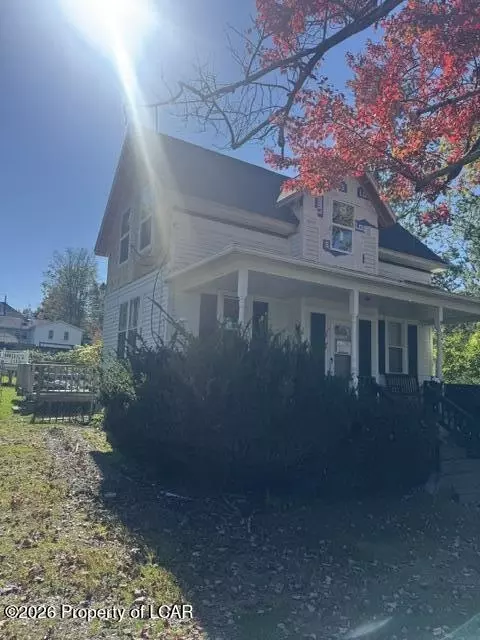 30 Norton Ave, Dallas, PA 18612