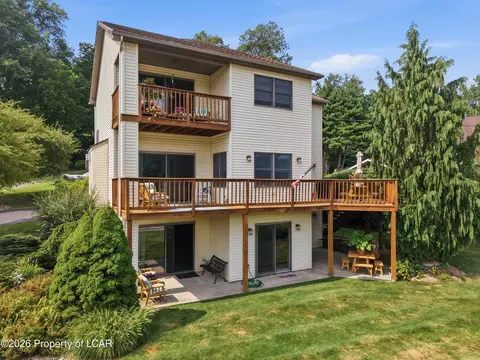 3 Grandview Ave, Harveys Lake, PA 18618