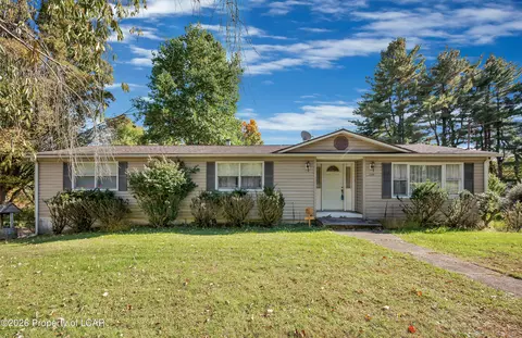 177 Country Club Rd, Dallas, PA 18612