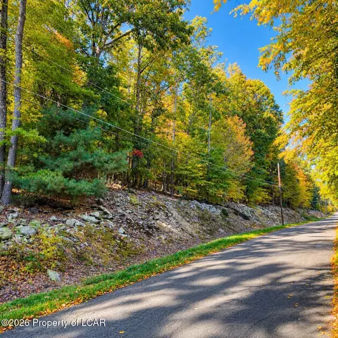 10-13 Shannon Dr, Sugarloaf, PA 18249
