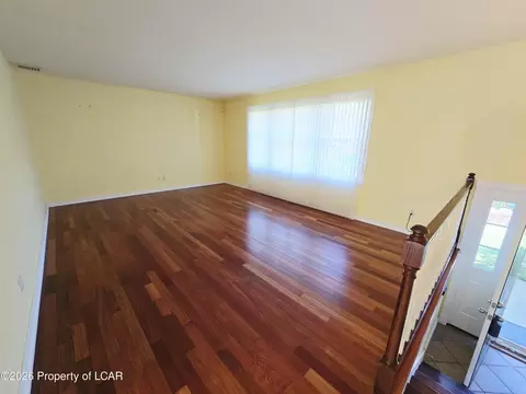 Living - 915 Park Ave, Shavertown, PA 18708 photo 1 of 8