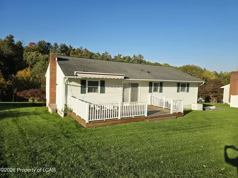 Exterior - 915 Park Ave, Shavertown, PA 18708 photo 6 of 8