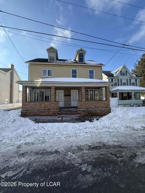 1204 Walnut St, Freeland, PA 18224