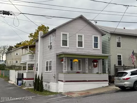10 Mill St, Pittston, PA 18640