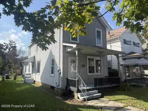 132 W Dorrance St, Kingston, PA 18704