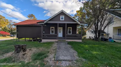 1313 Dreher Ave, Stroudsburg, PA 18360