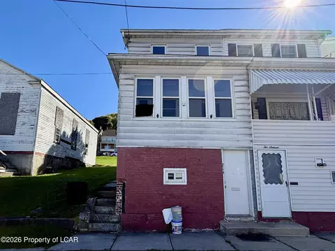 214 W Abbott St, Lansford, PA 18232