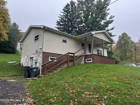 24 Northview Ave, Harveys Lake, PA 18618